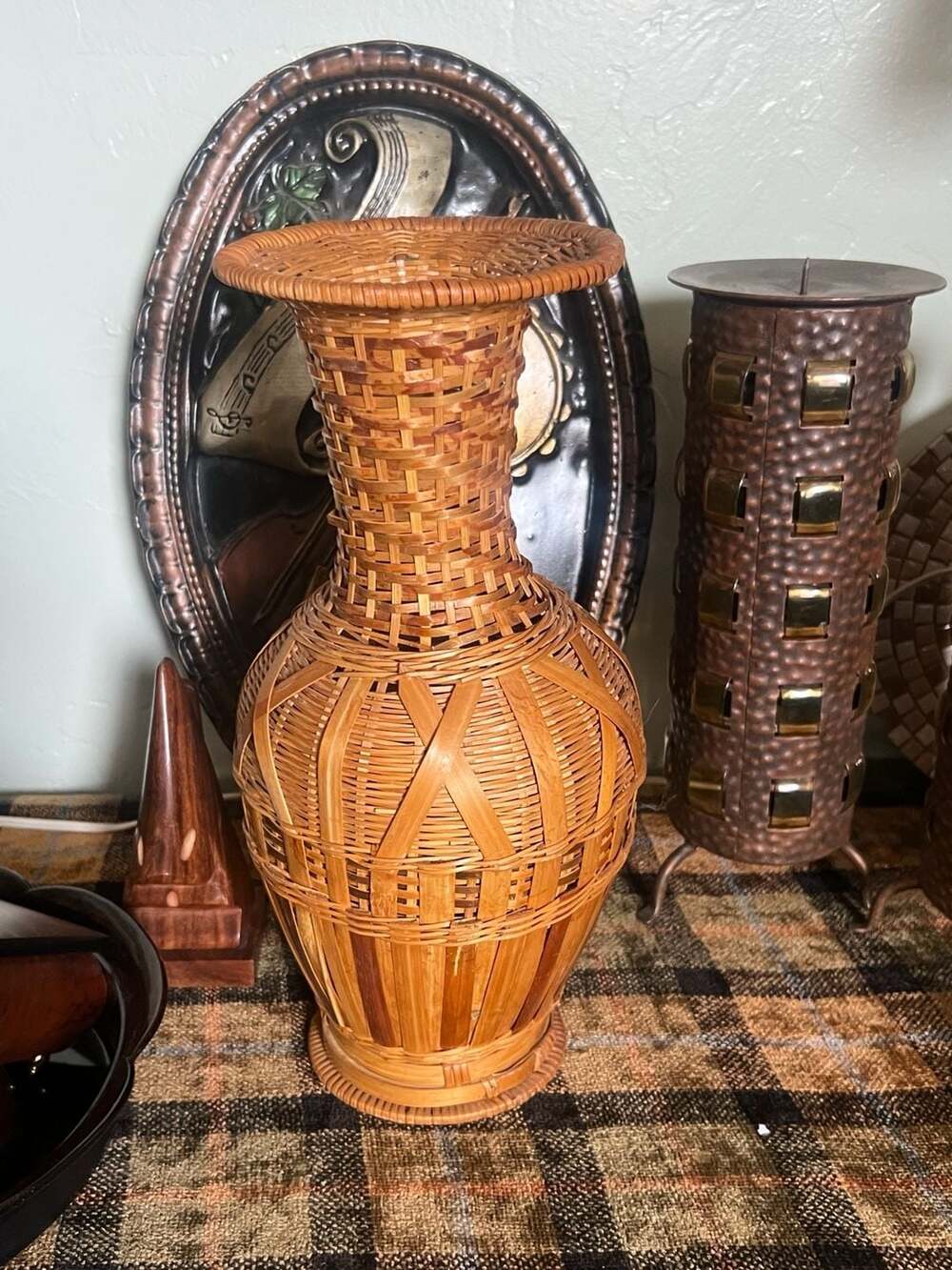 Rattan Wicker Flower Bottle Vase Hand Woven Boho Tropical Decor Bamboo 13 1/2”Ar